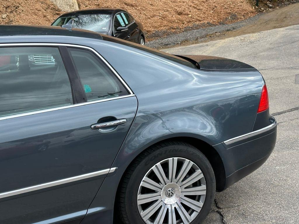 Volkswagen Phaeton  2005