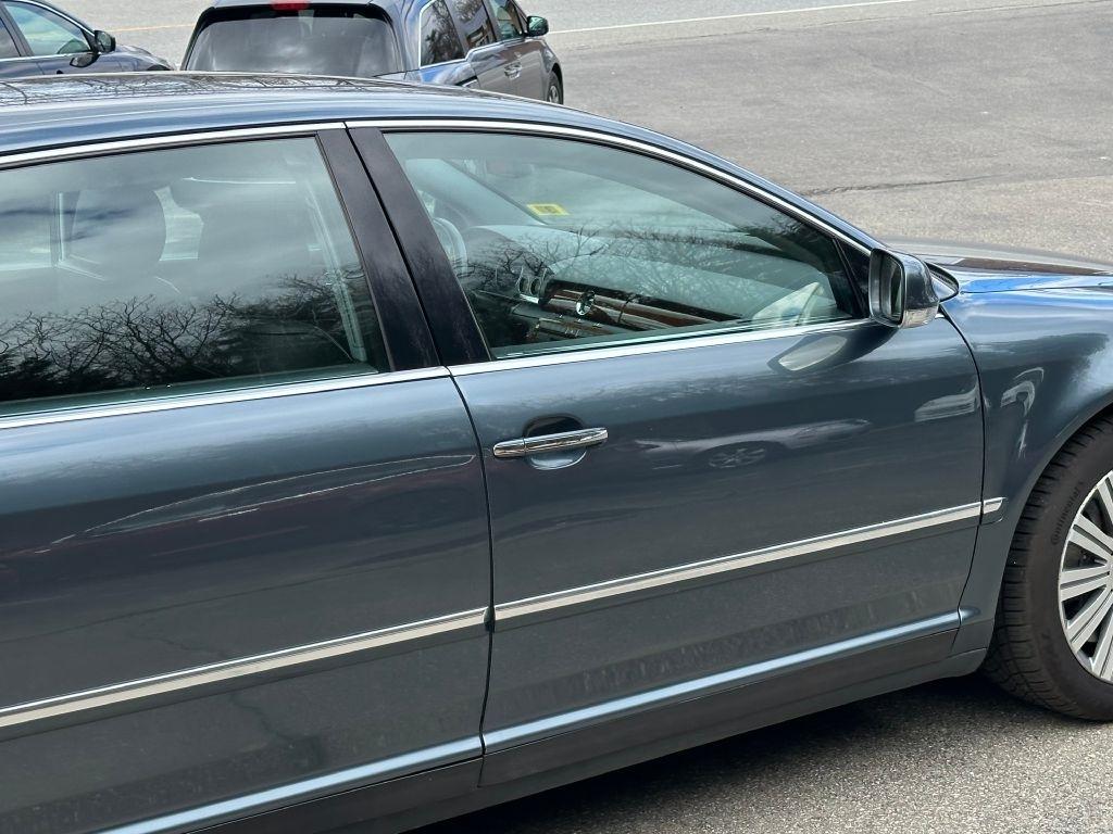 Volkswagen Phaeton  2005