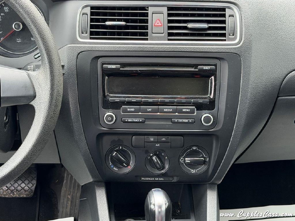 Volkswagen Jetta  2014