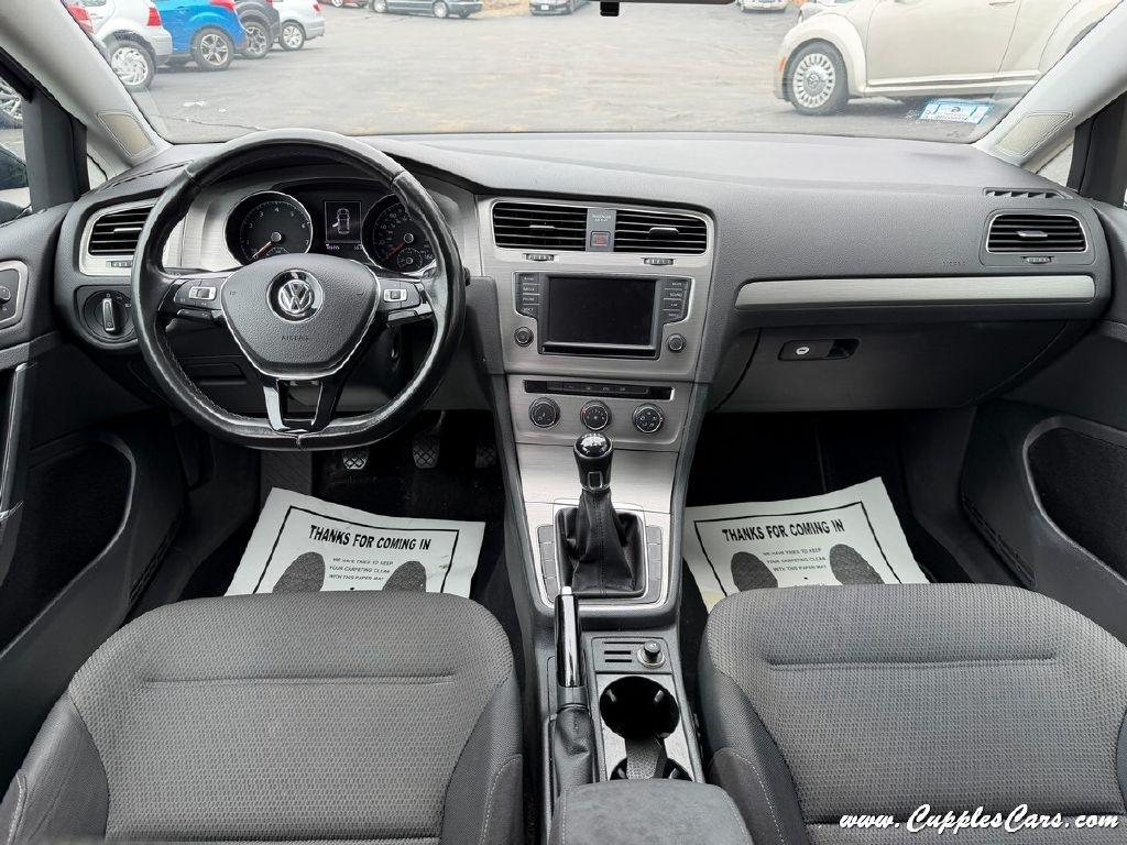 Volkswagen Golf  2016