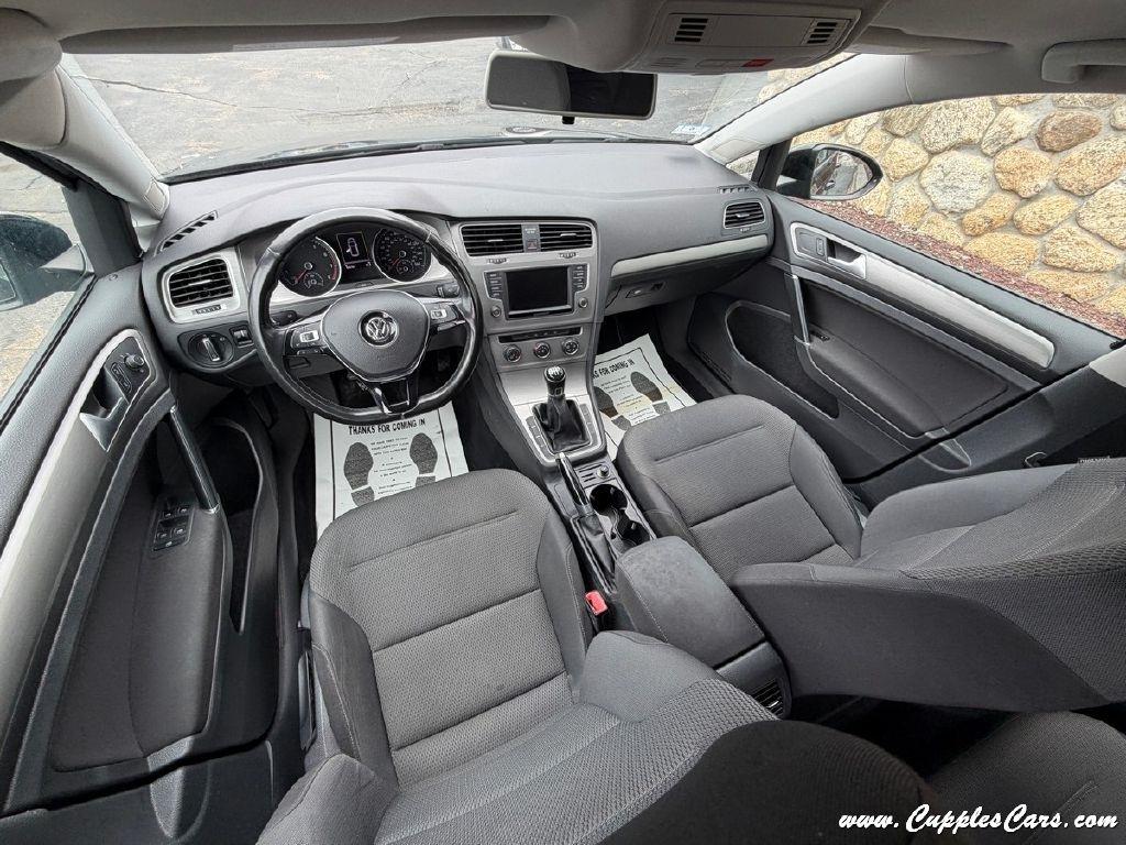 Volkswagen Golf  2016