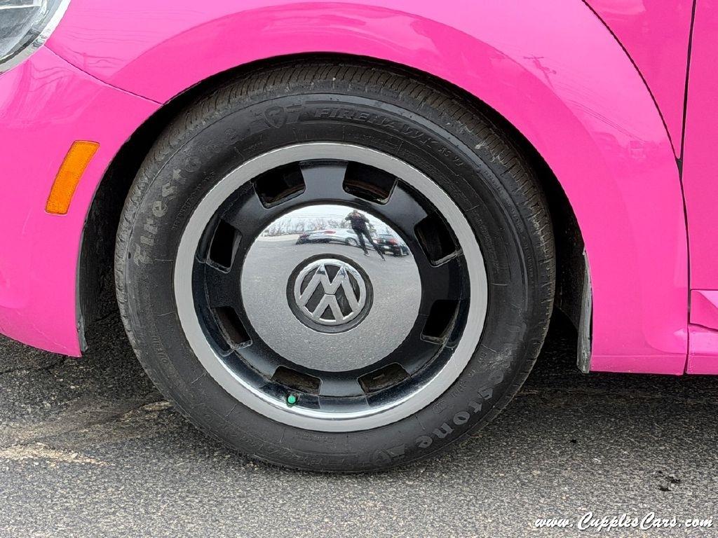 Volkswagen Beetle  2012