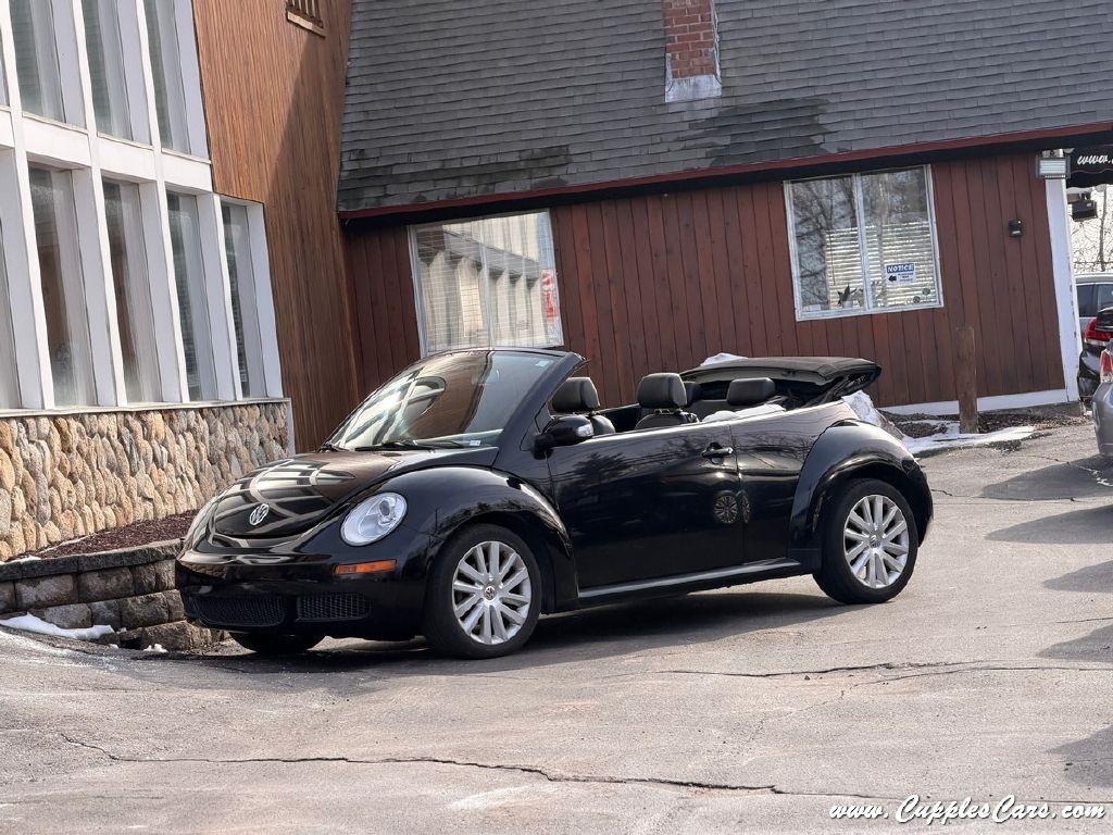 Volkswagen New Beetle  2010