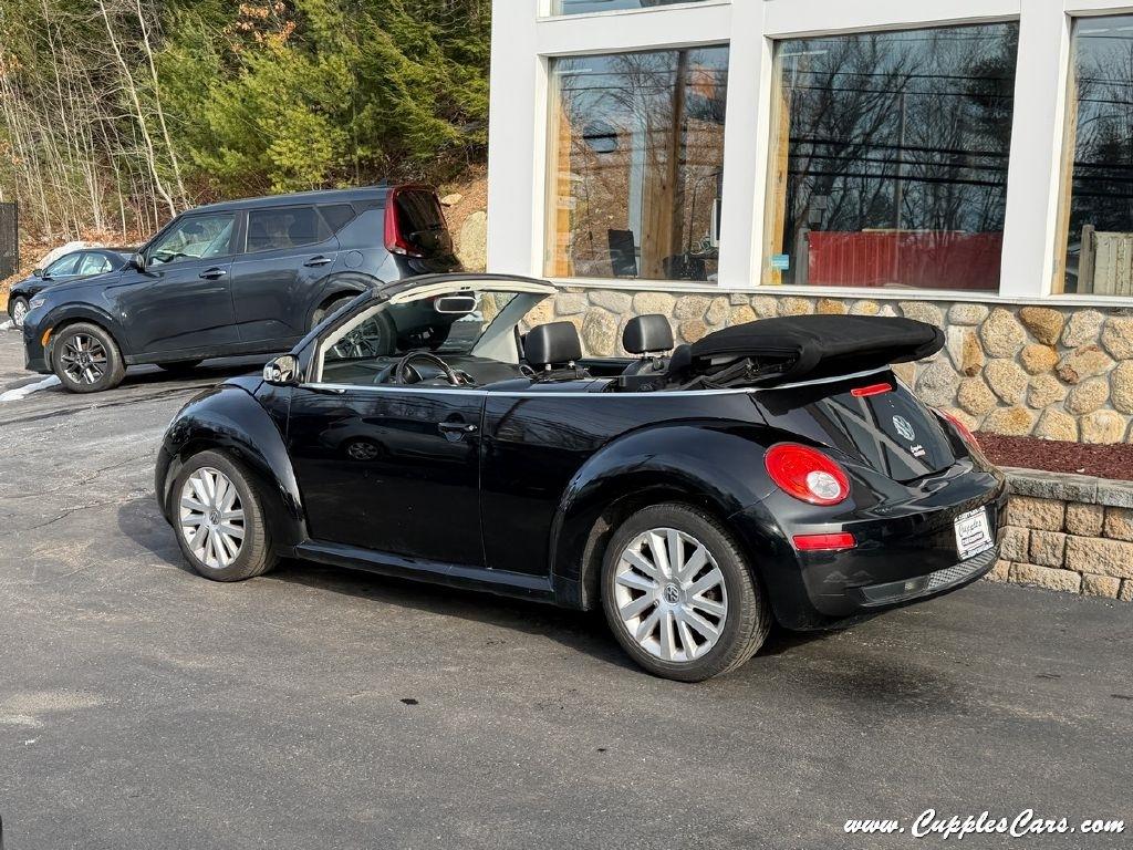 Volkswagen New Beetle  2010