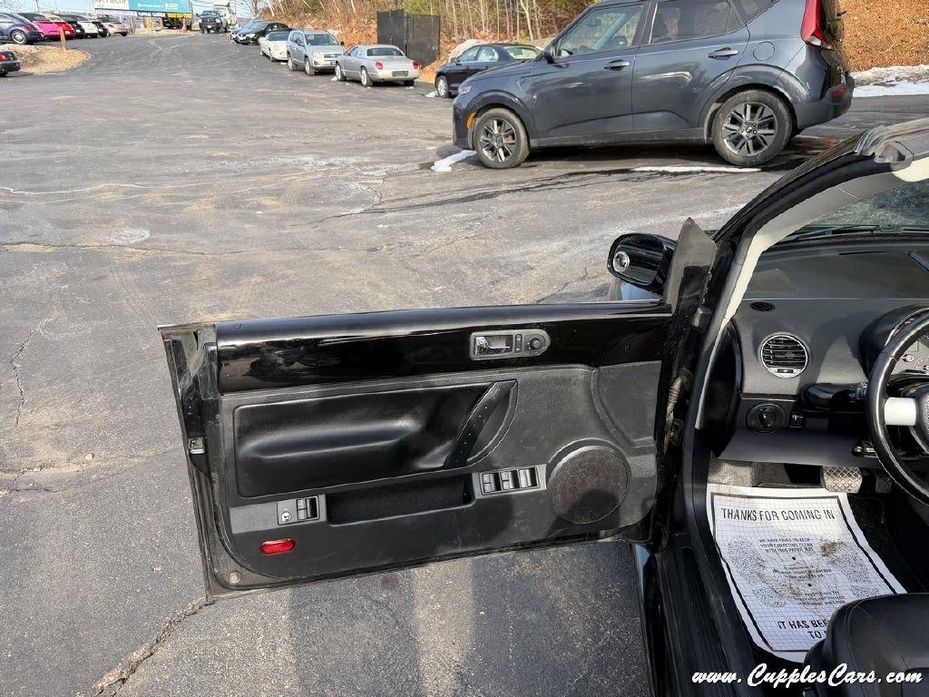 Volkswagen New Beetle  2010