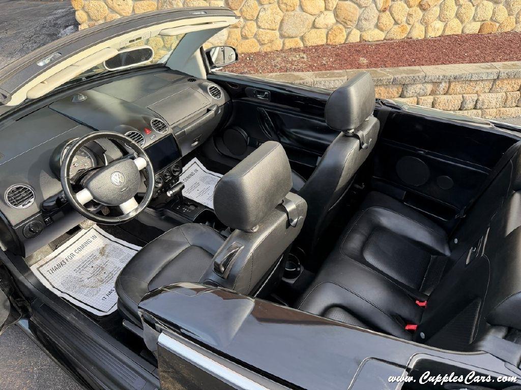 Volkswagen New Beetle  2010