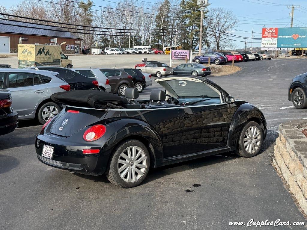 Volkswagen New Beetle  2010