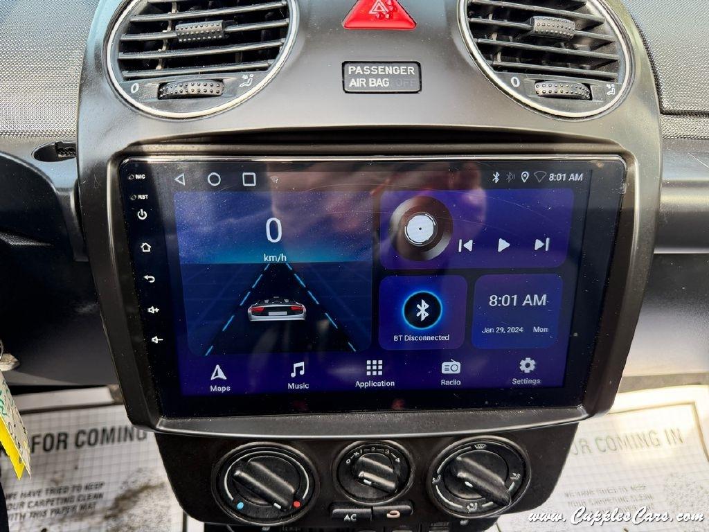 Volkswagen New Beetle  2010