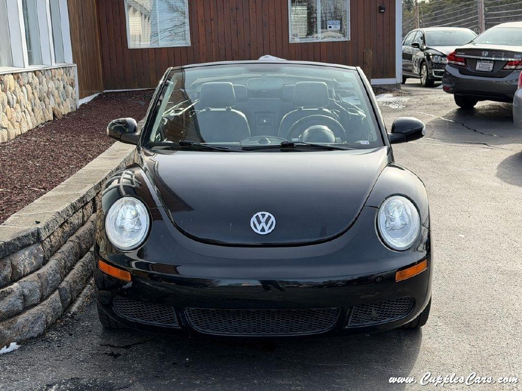 Volkswagen New Beetle  2010