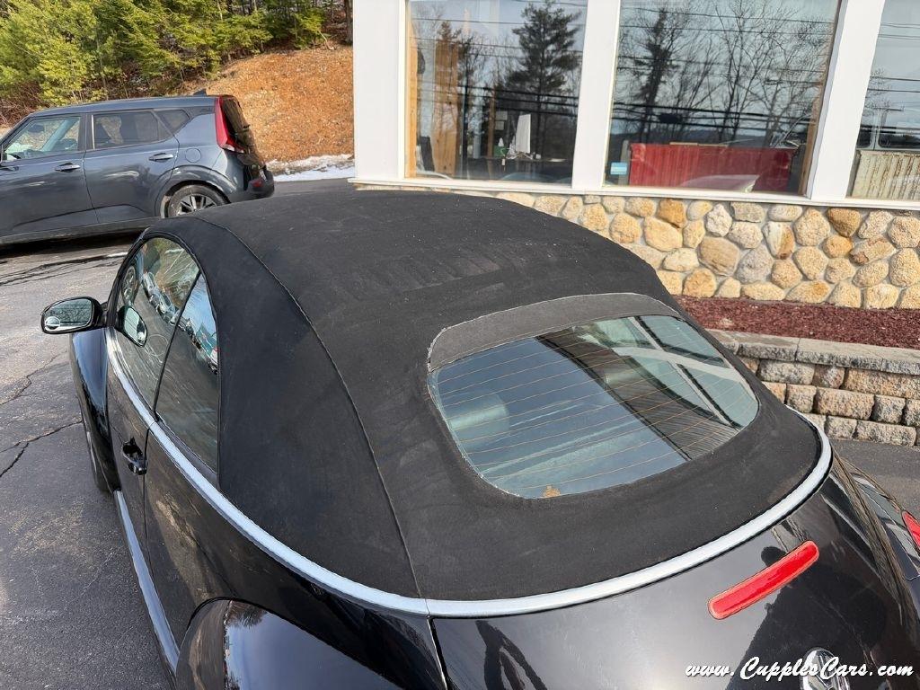 Volkswagen New Beetle  2010