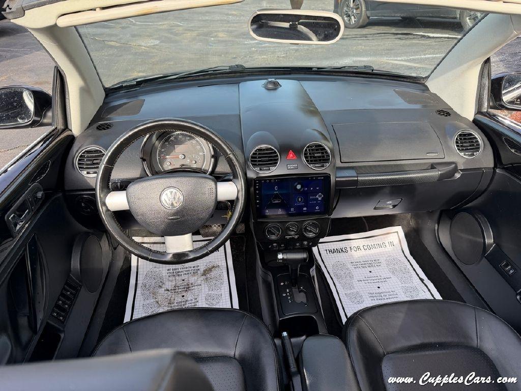 Volkswagen New Beetle  2010