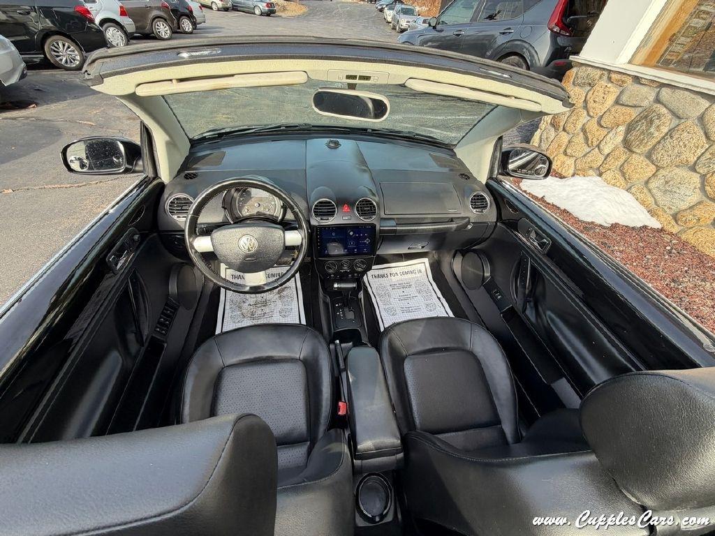 Volkswagen New Beetle  2010