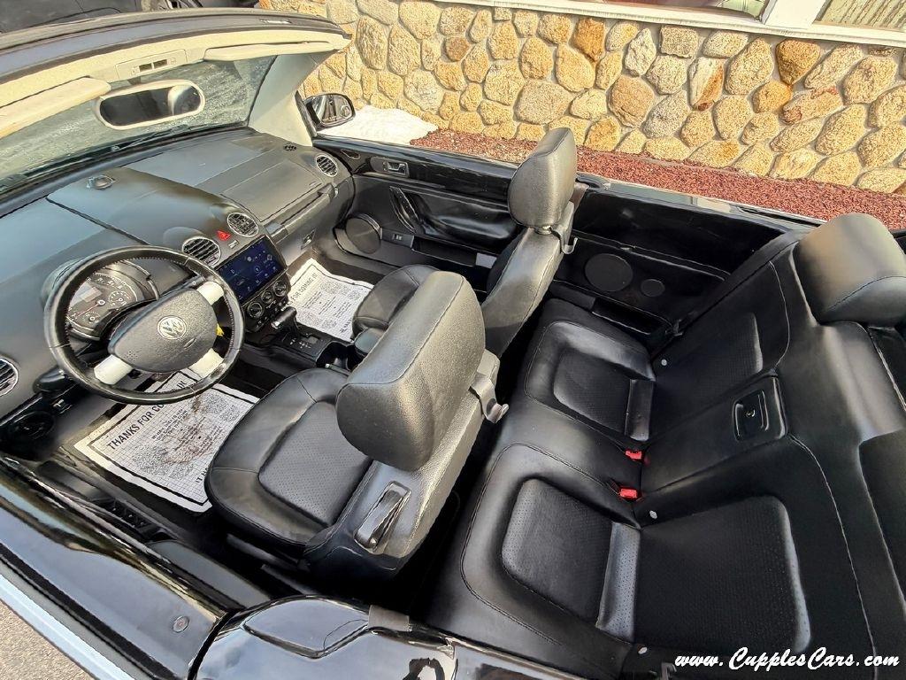 Volkswagen New Beetle  2010