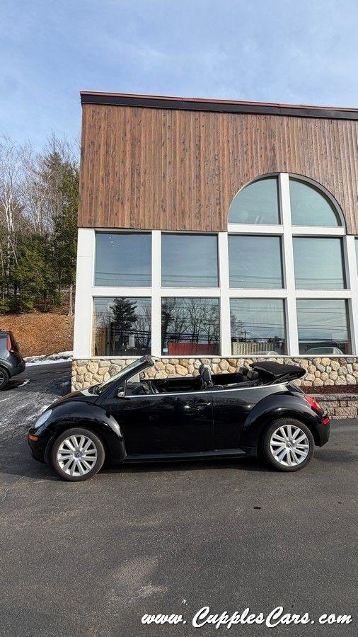 Volkswagen New Beetle  2010