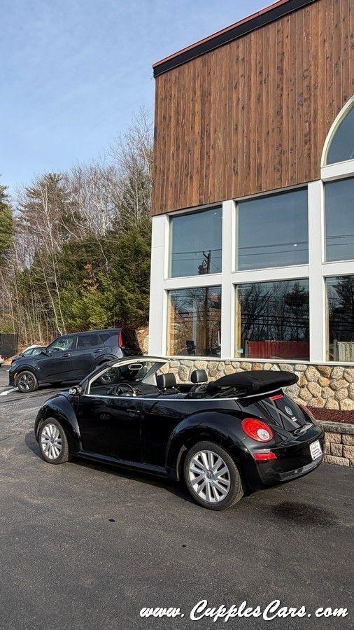 Volkswagen New Beetle  2010