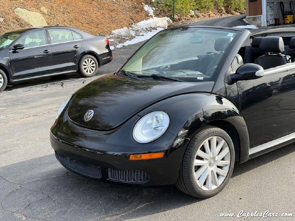 Volkswagen New Beetle  2010