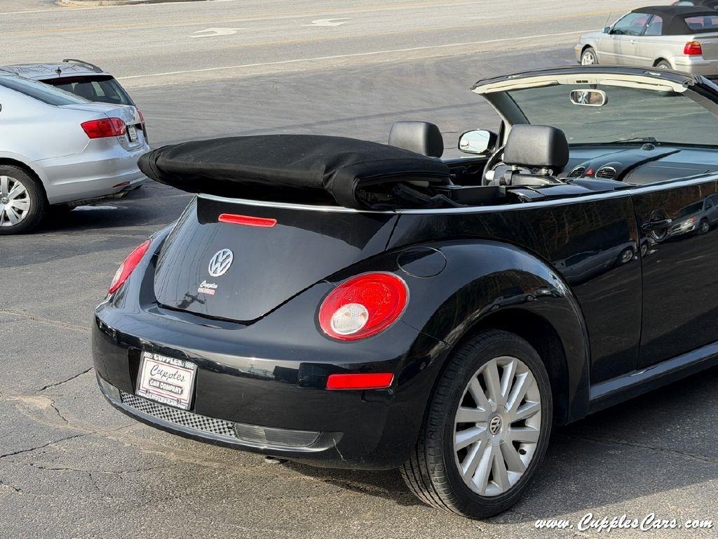 Volkswagen New Beetle  2010