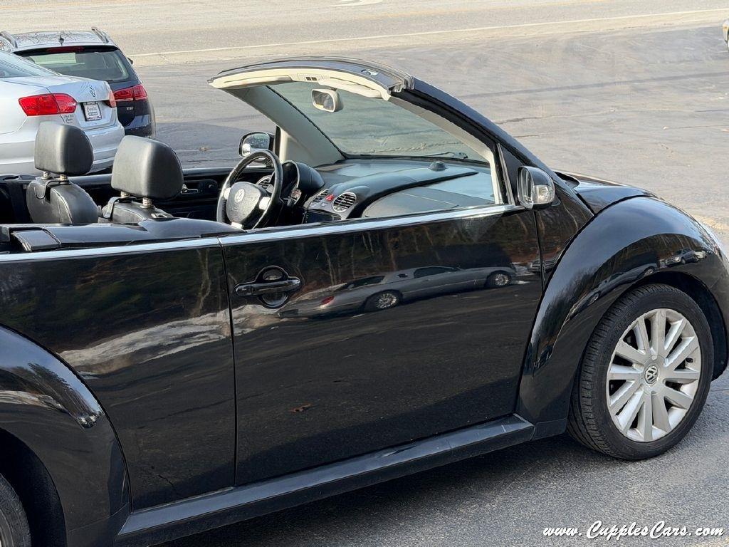 Volkswagen New Beetle  2010