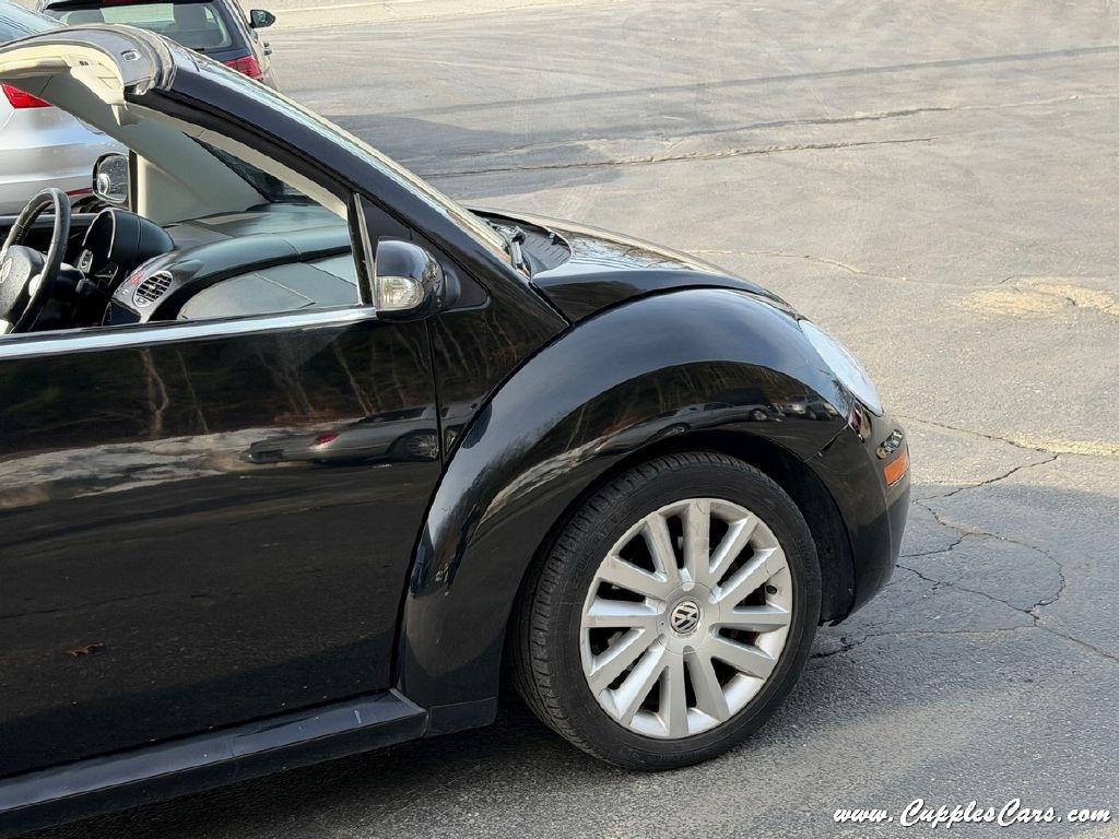Volkswagen New Beetle  2010