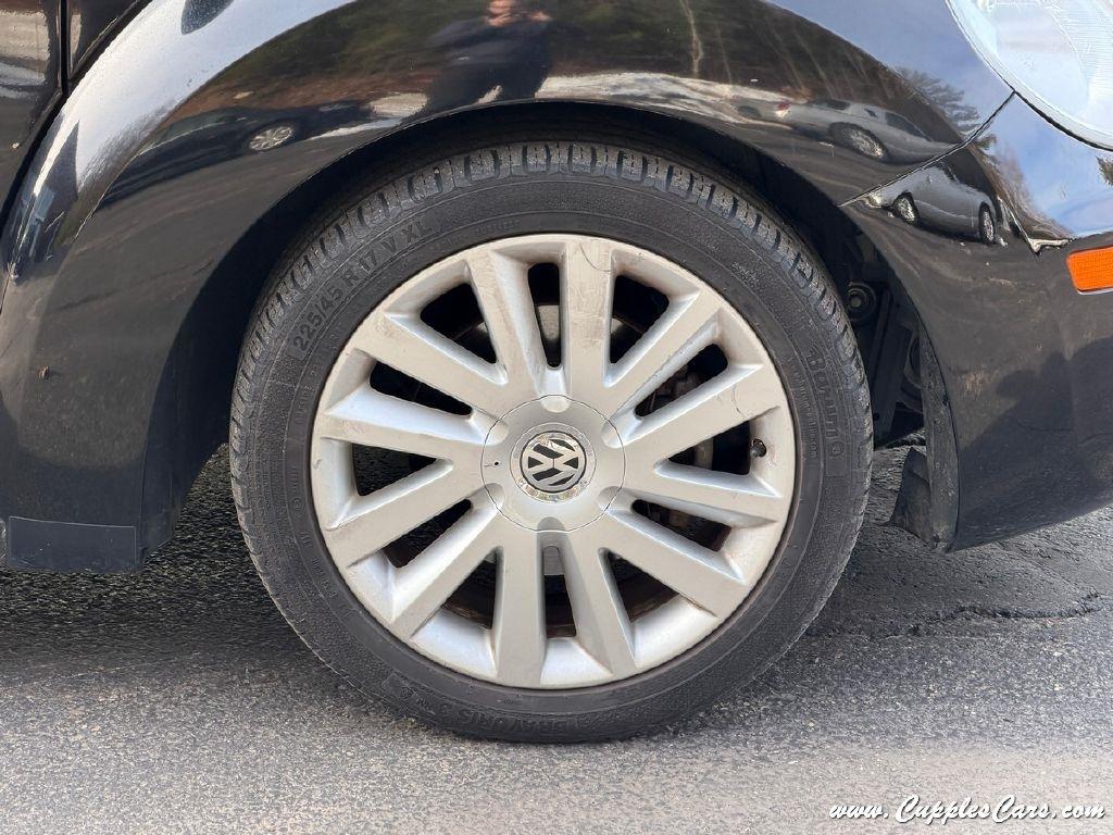 Volkswagen New Beetle  2010