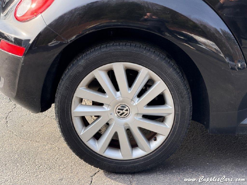 Volkswagen New Beetle  2010