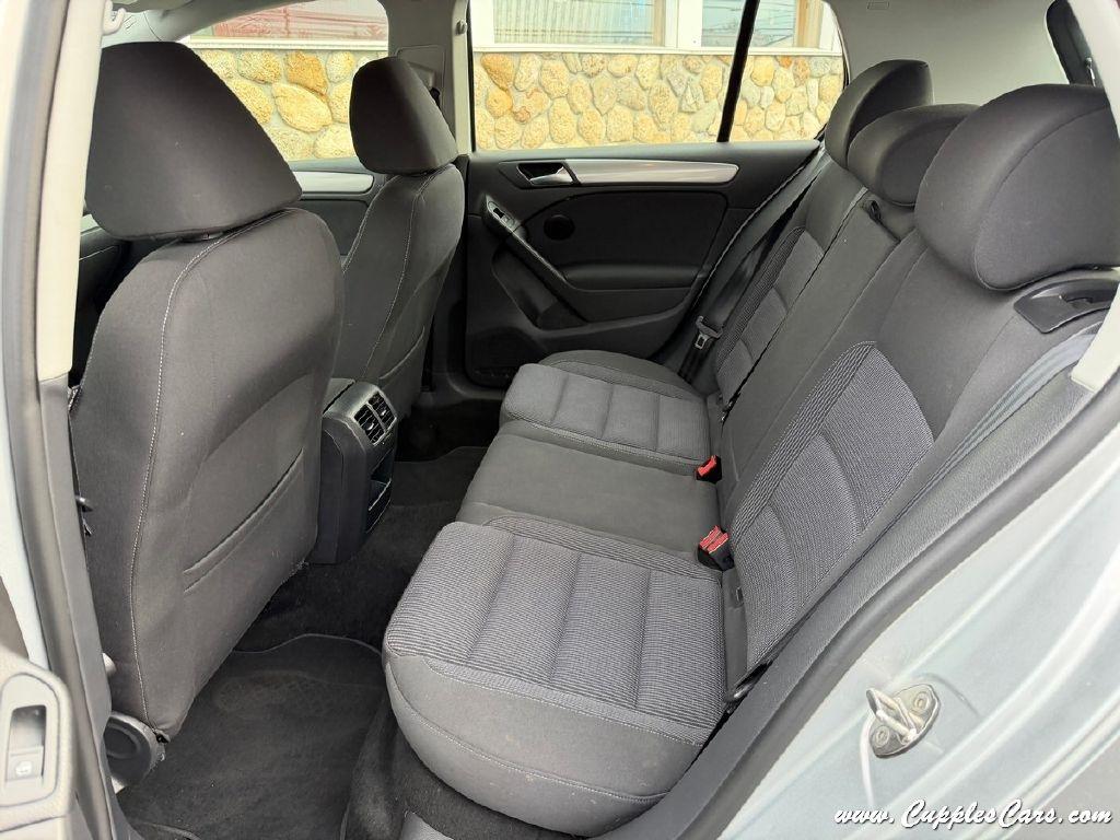 Volkswagen Golf 2.5L 4-Door PZEV 2014