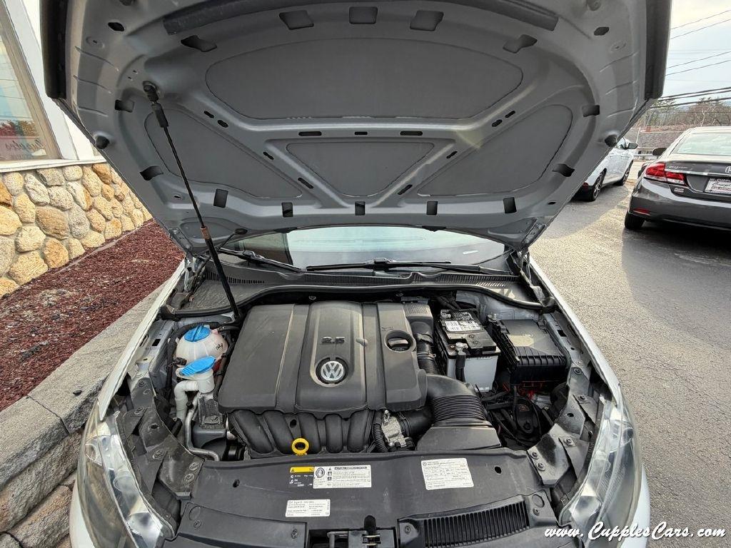 Volkswagen Golf 2.5L 4-Door PZEV 2014