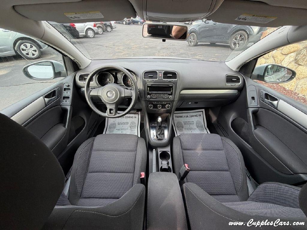 Volkswagen Golf 2.5L 4-Door PZEV 2014