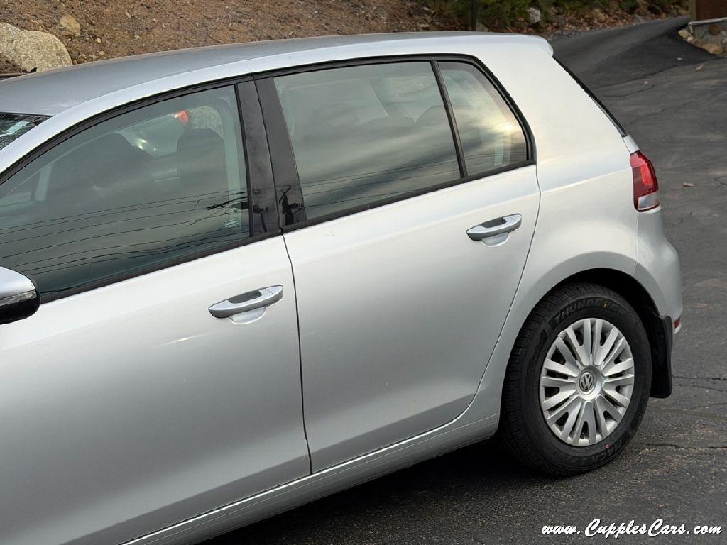 Volkswagen Golf 2.5L 4-Door PZEV 2014