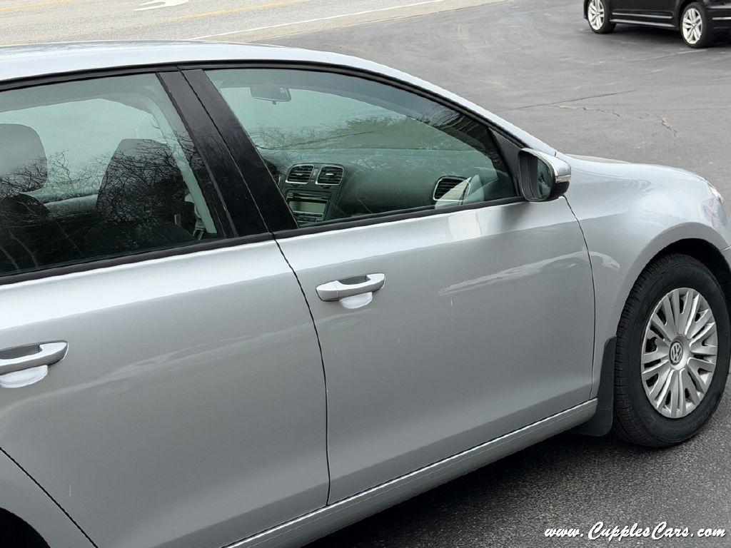 Volkswagen Golf 2.5L 4-Door PZEV 2014