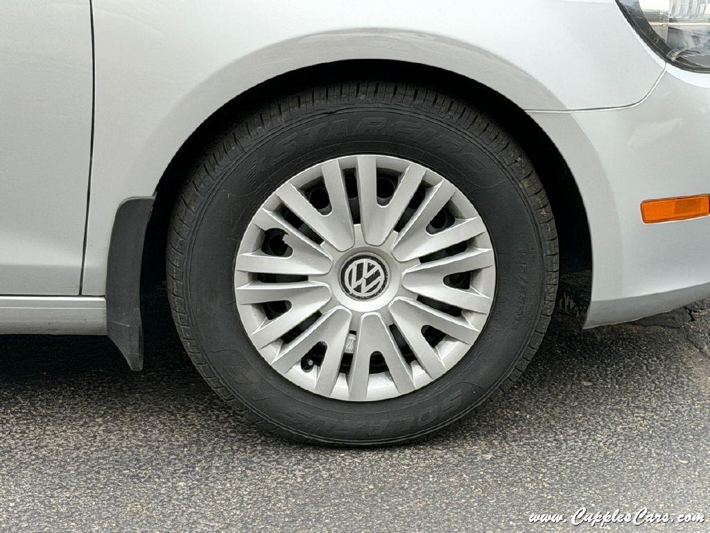 Volkswagen Golf 2.5L 4-Door PZEV 2014