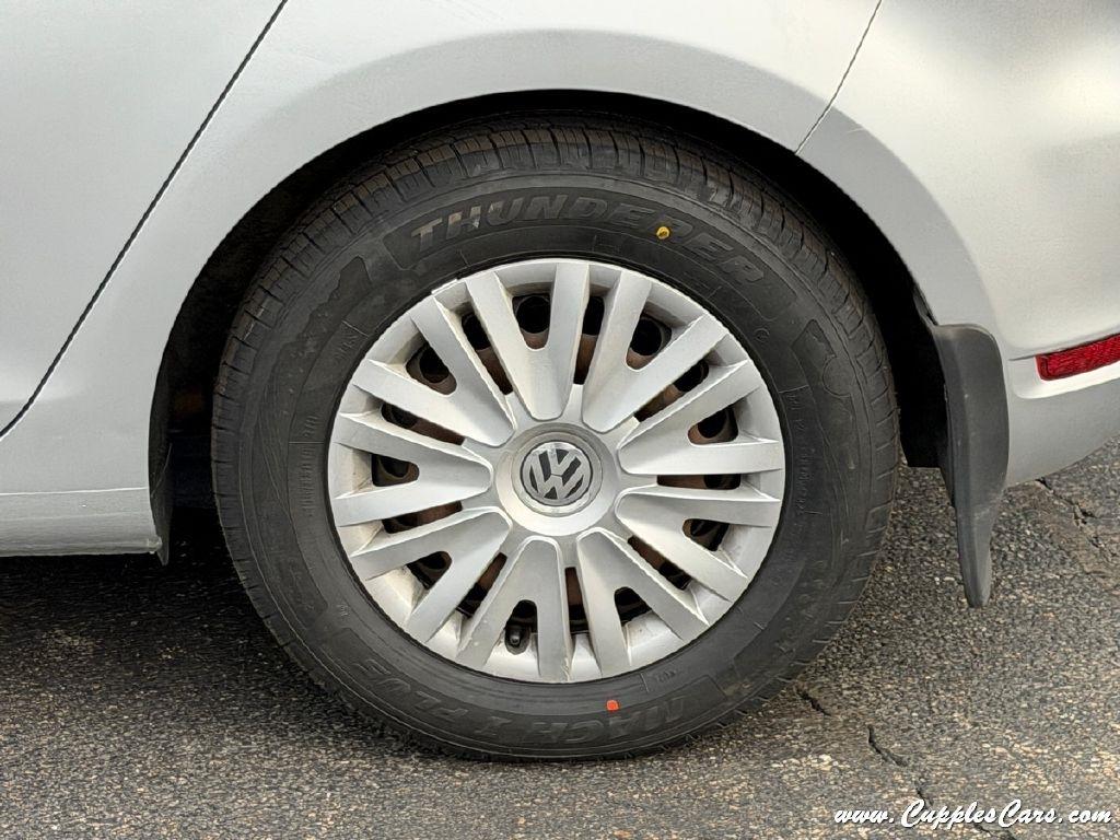 Volkswagen Golf 2.5L 4-Door PZEV 2014