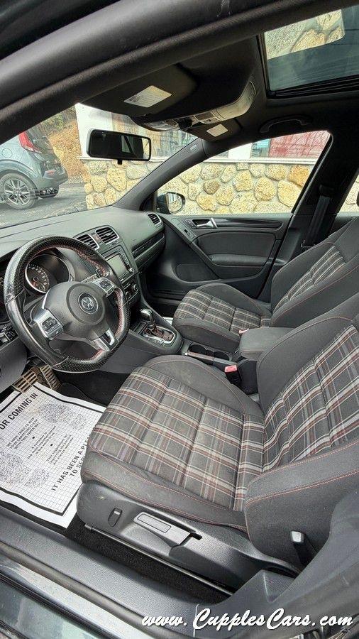 Volkswagen GTI 4dr HB DSG w/Conv & Sunroof PZEV 2012