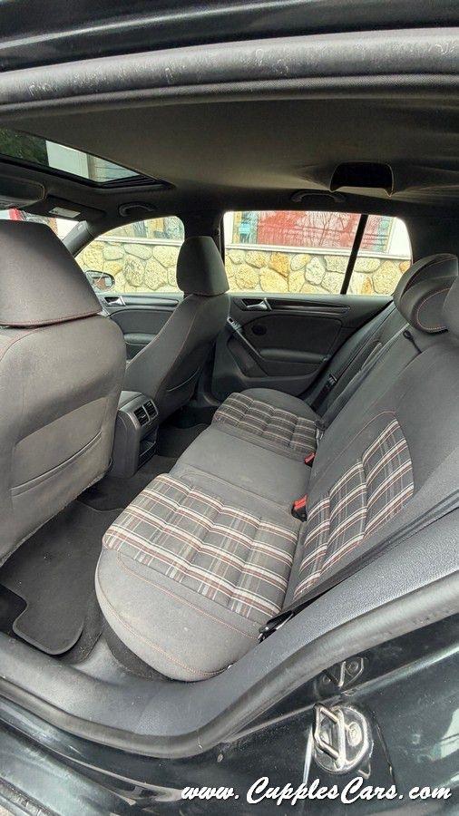 Volkswagen GTI 4dr HB DSG w/Conv & Sunroof PZEV 2012