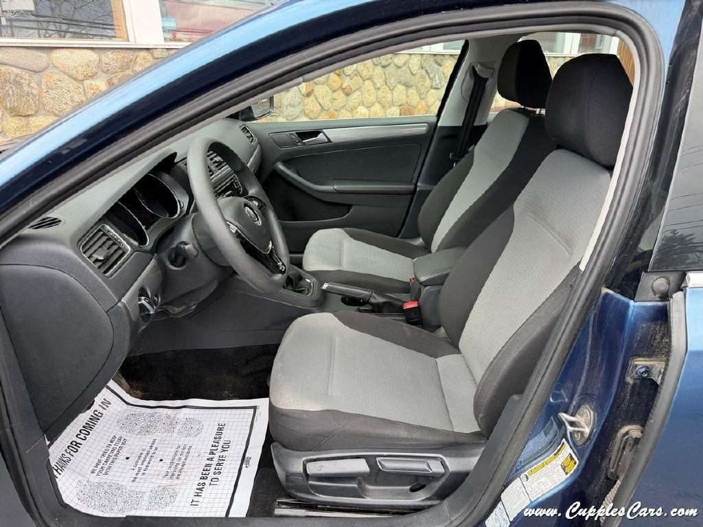 Volkswagen Jetta  2017