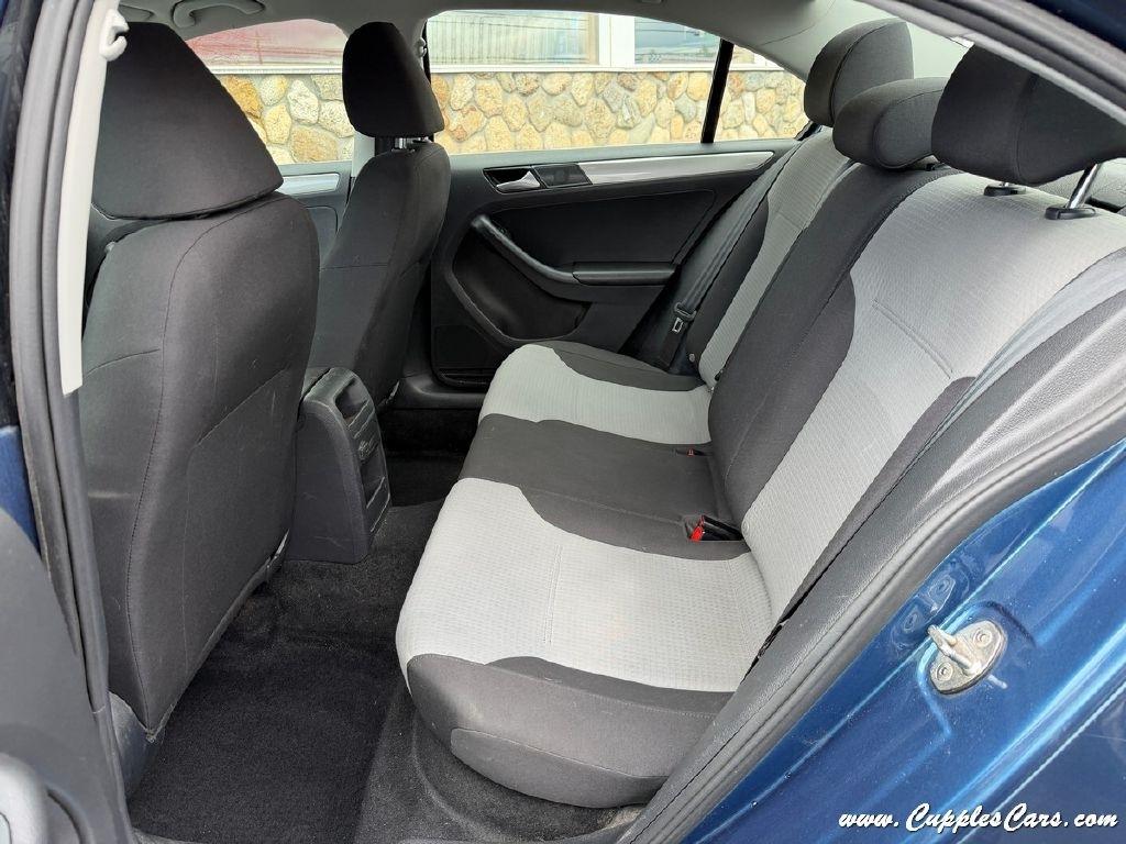 Volkswagen Jetta  2017