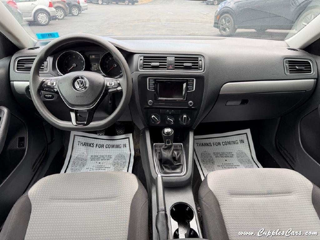 Volkswagen Jetta  2017