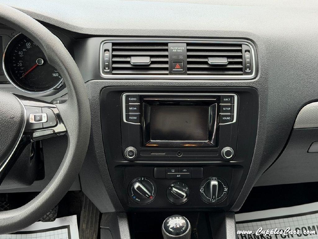 Volkswagen Jetta  2017