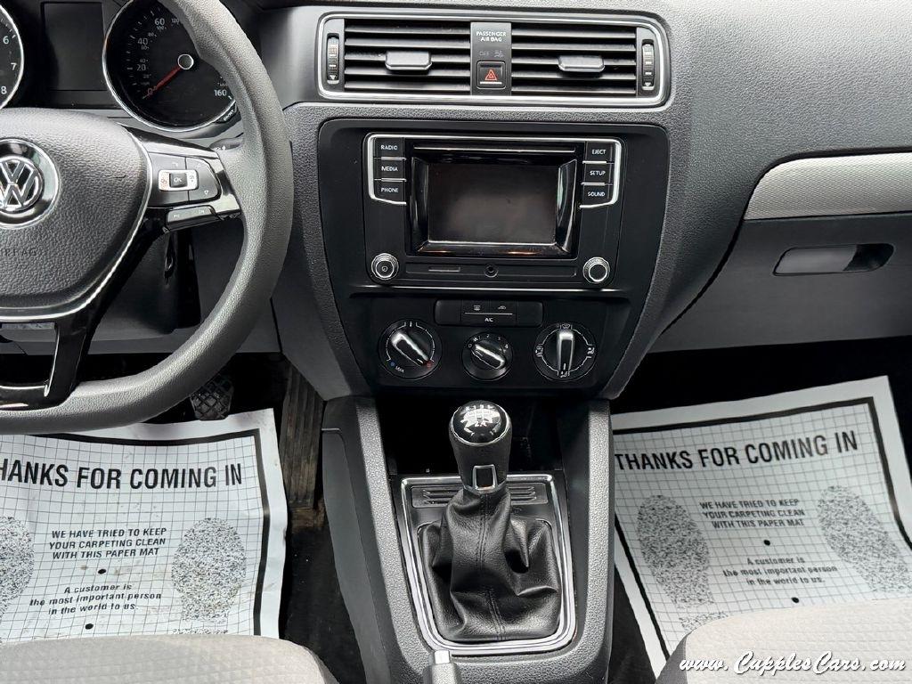 Volkswagen Jetta  2017