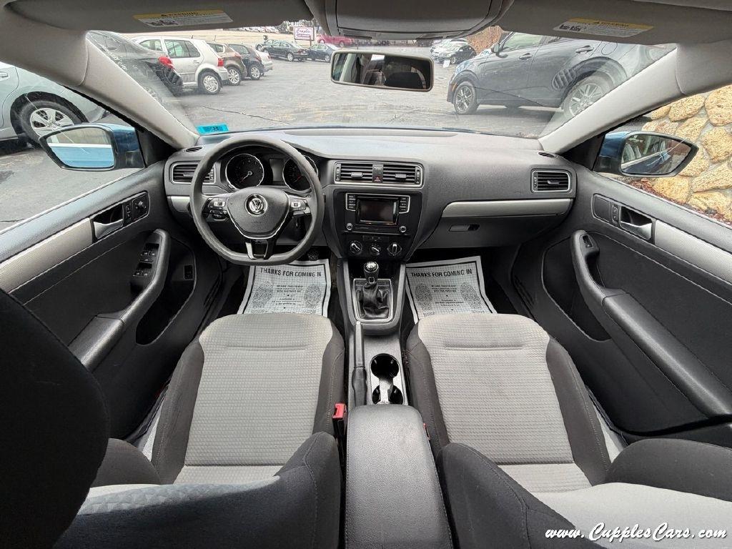 Volkswagen Jetta  2017