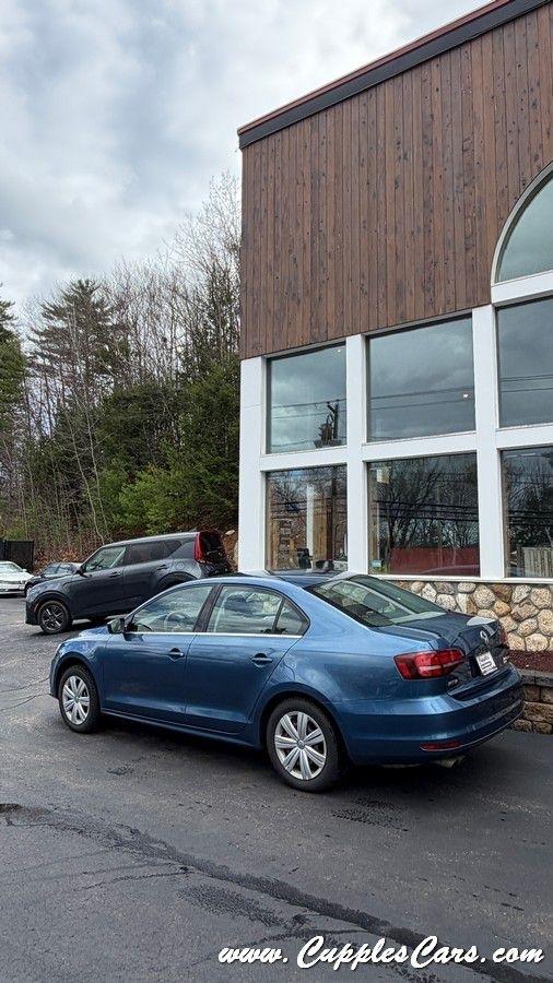 Volkswagen Jetta  2017