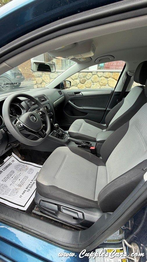 Volkswagen Jetta  2017