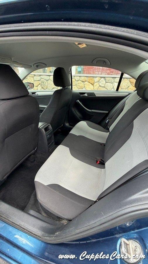 Volkswagen Jetta  2017