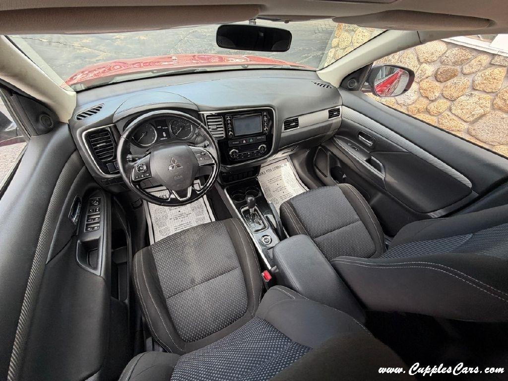 Mitsubishi Outlander  2017