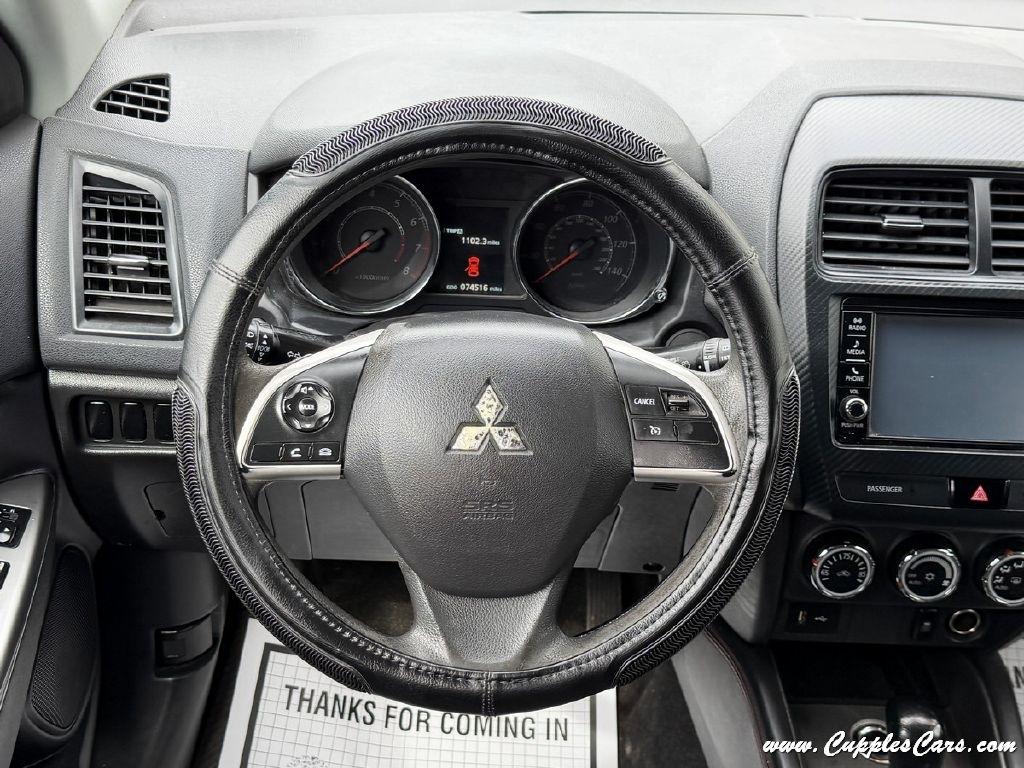 Mitsubishi Outlander Sport  2018