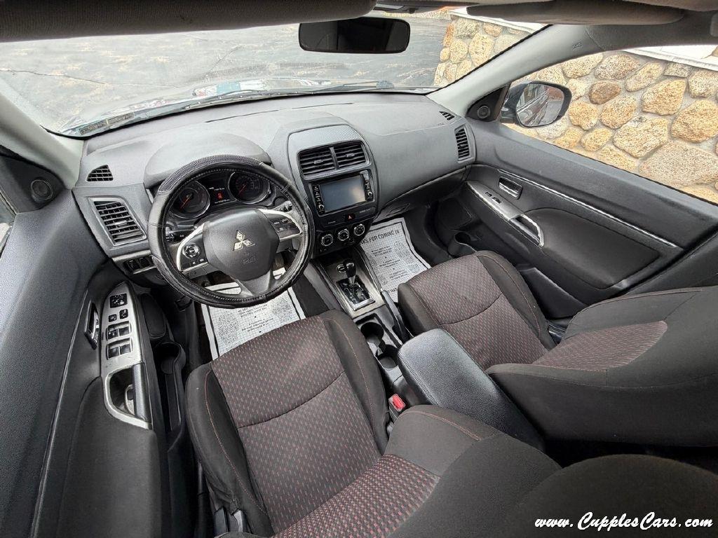 Mitsubishi Outlander Sport  2018