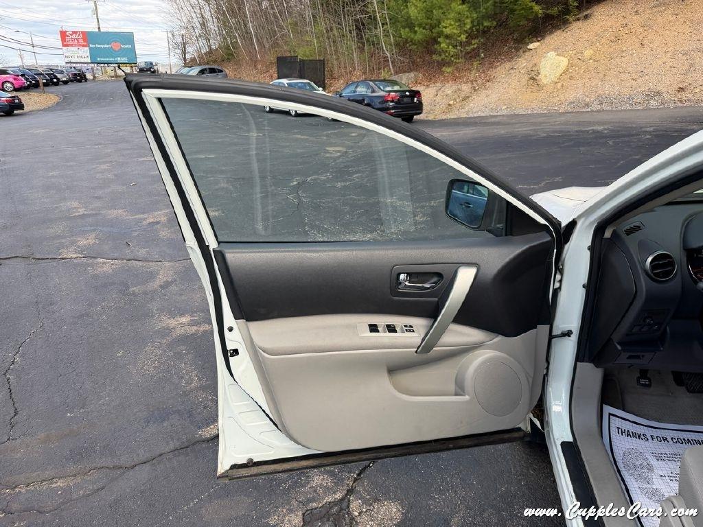 Nissan Rogue Select  2014