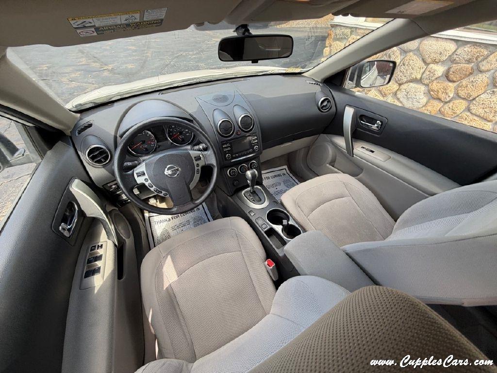 Nissan Rogue Select  2014