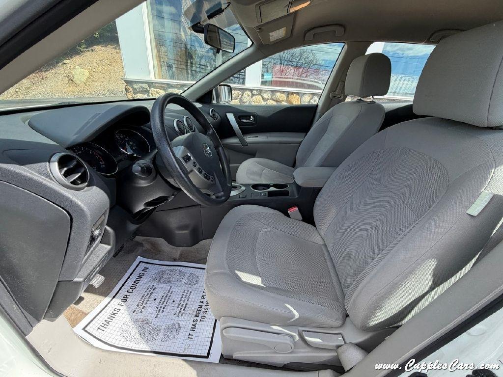 Nissan Rogue Select  2014