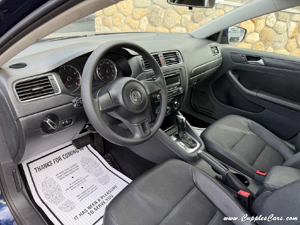 Volkswagen Jetta  2012